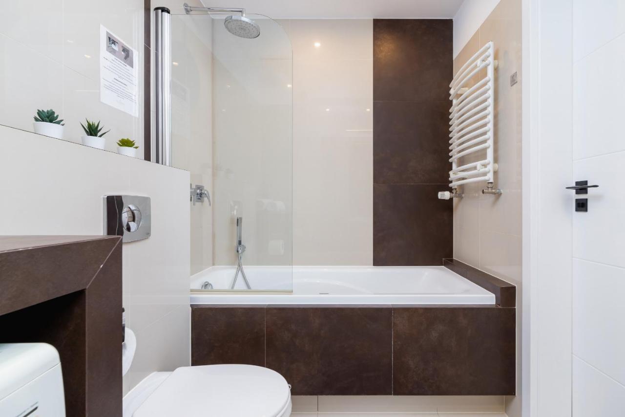 Apartment Lobzowska Cracow By Noclegi Renters Krakow Dış mekan fotoğraf
